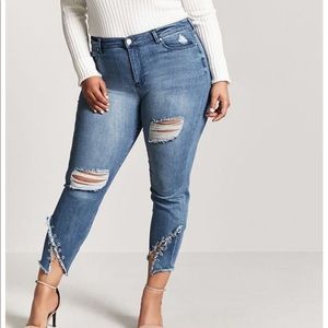 Plus Size O-Ring Skinny Jeans